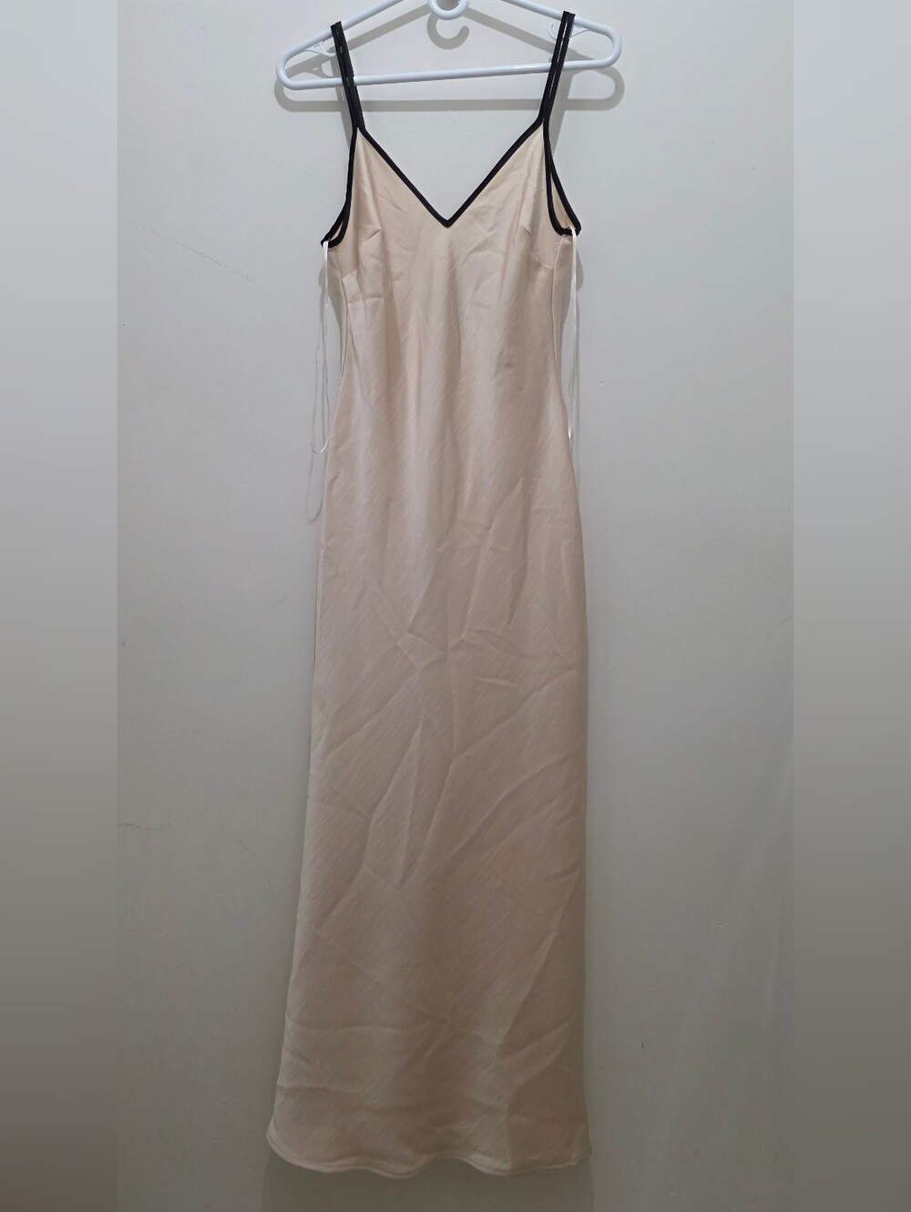✨ NWT Zara Beige Satin Midi Slip Dress with Black Contrast Piping Trim - S / 26